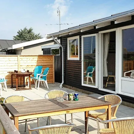 Сasa de vacaciones Two-bedroom Holiday In Faaborg 1 *